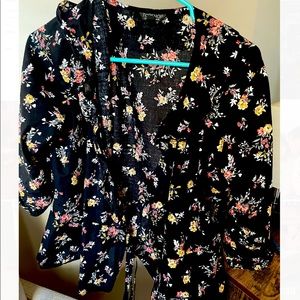 Top shop wrap top! Great condition, very flattering